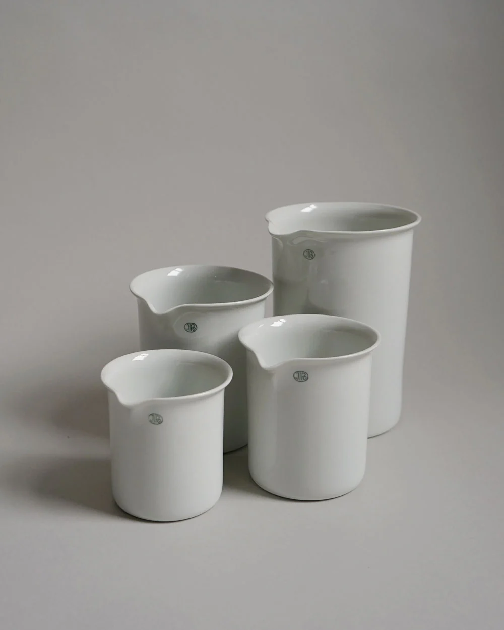 Beaker Low Spout / 227/2 - Image 7